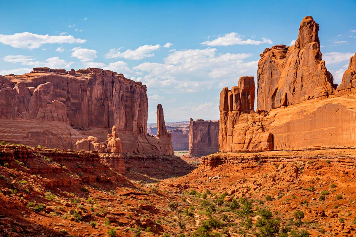 Park Avenue Trailhead view in Arches National Park, Moab, Utah