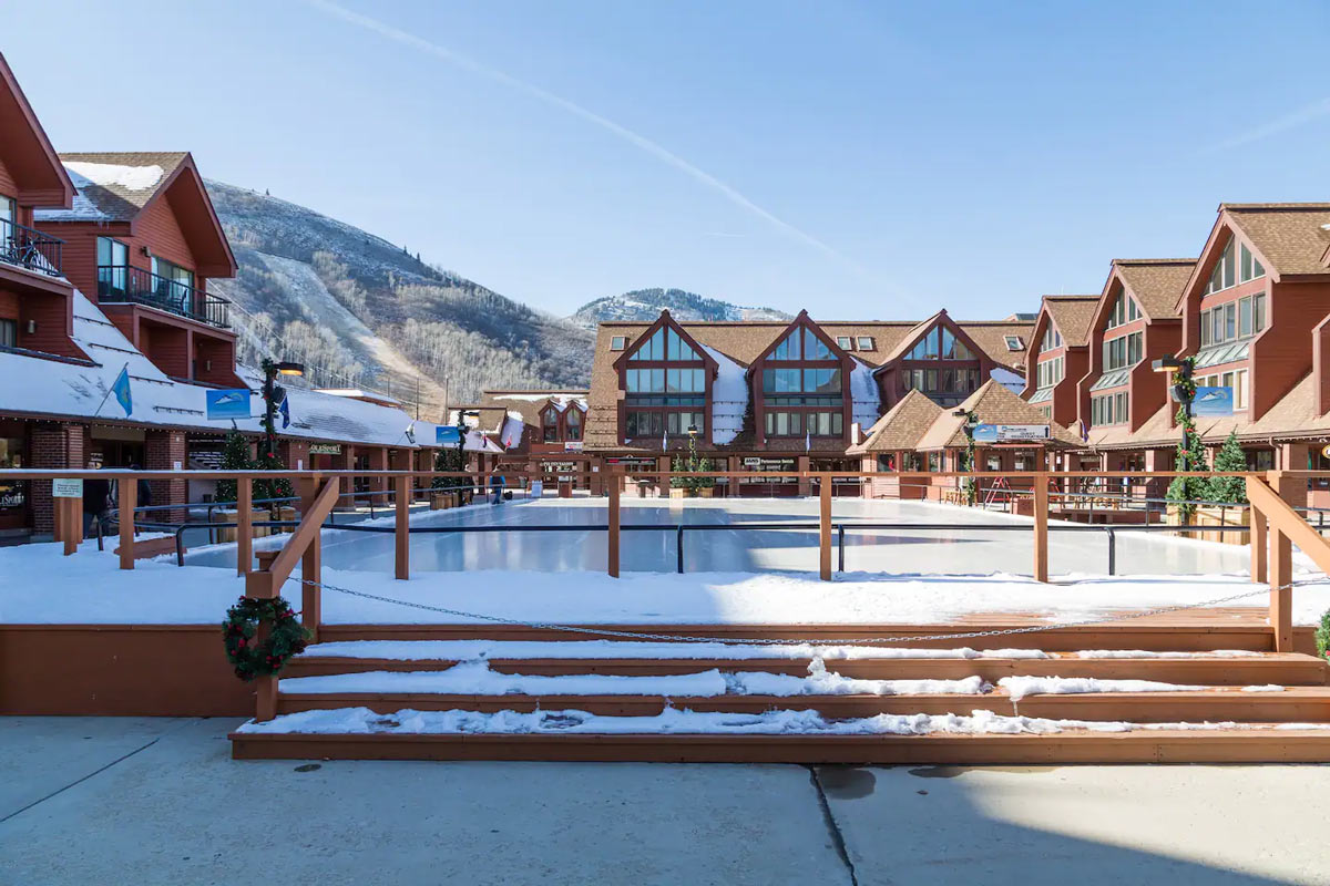  SKI-IN-SKI-OUT Condo